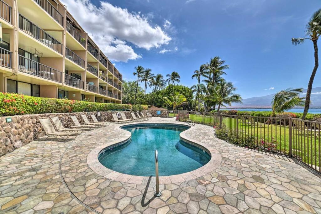 Maui Oceanfront Haven: Beachside Retreat with Turtle & Whale Watching Wailuku Exterior photo
