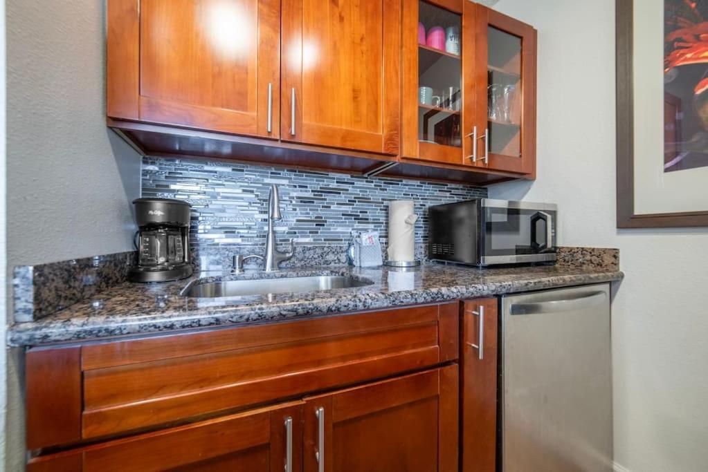 Maui Oceanfront Haven: Beachside Retreat with Turtle & Whale Watching Wailuku Exterior photo