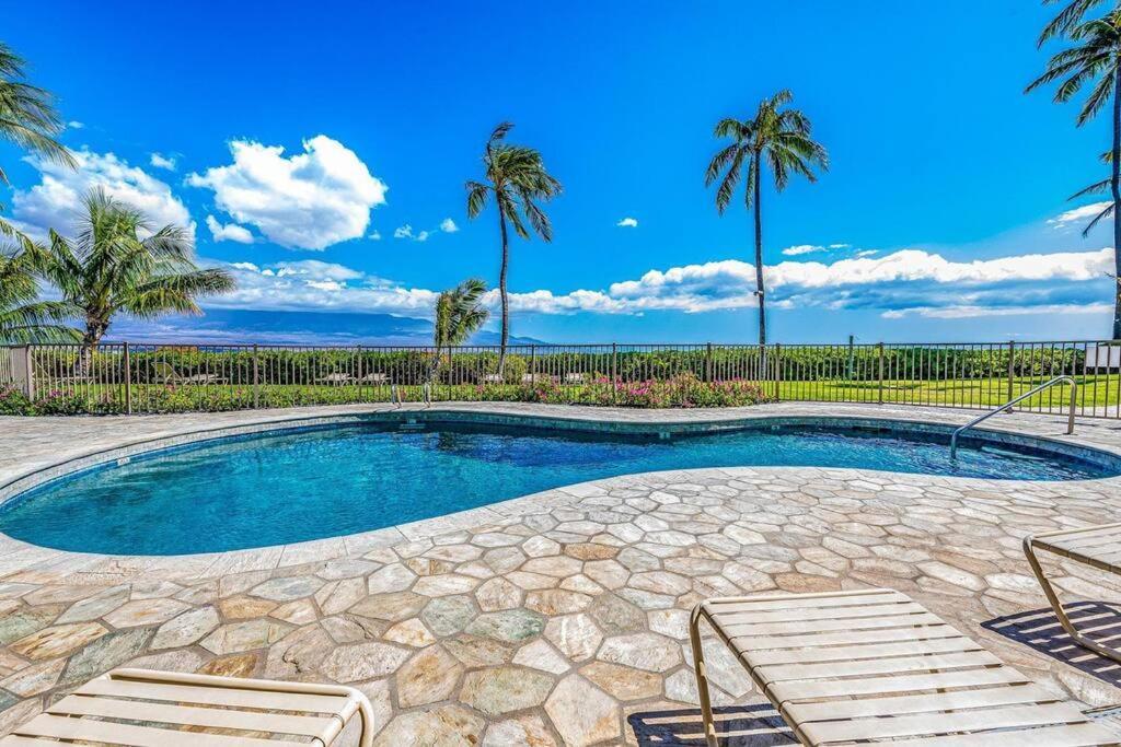 Maui Oceanfront Haven: Beachside Retreat with Turtle & Whale Watching Wailuku Exterior photo