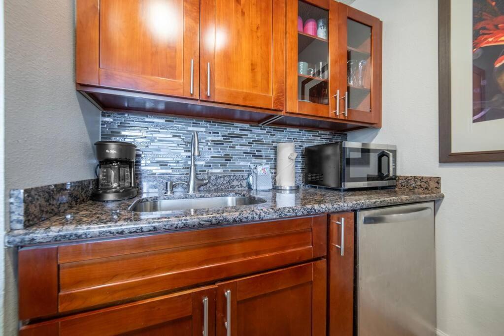 Maui Oceanfront Haven: Beachside Retreat with Turtle & Whale Watching Wailuku Exterior photo