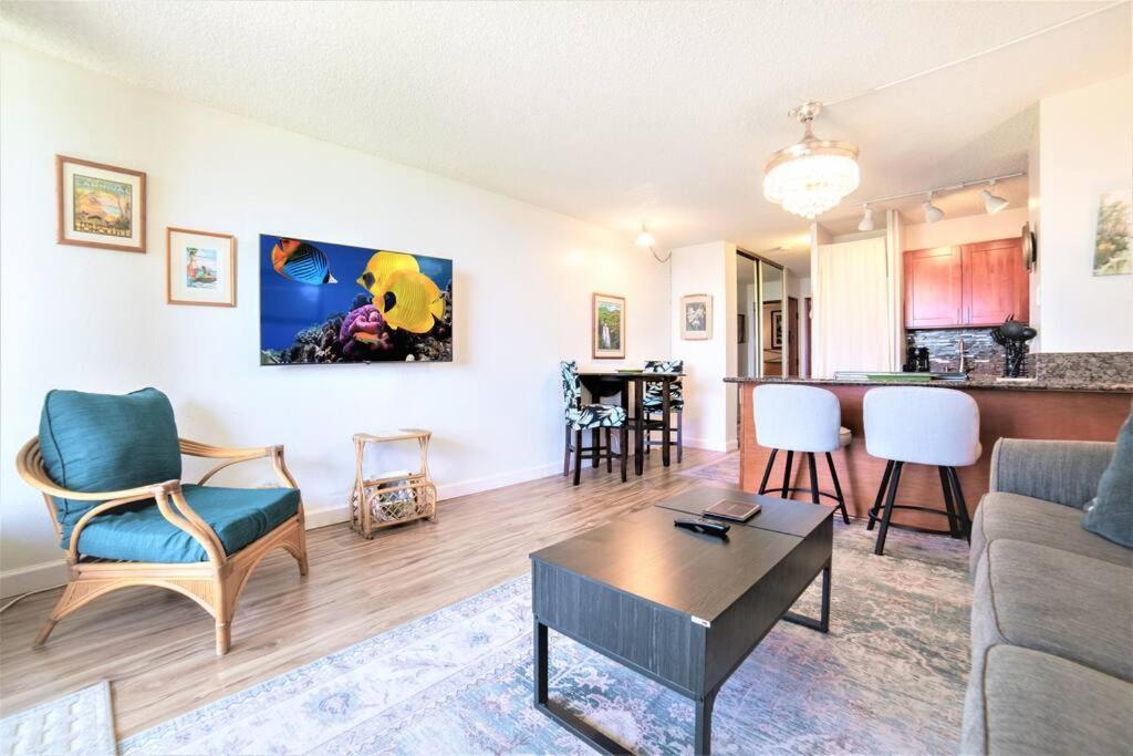 Maui Oceanfront Haven: Beachside Retreat with Turtle & Whale Watching Wailuku Exterior photo