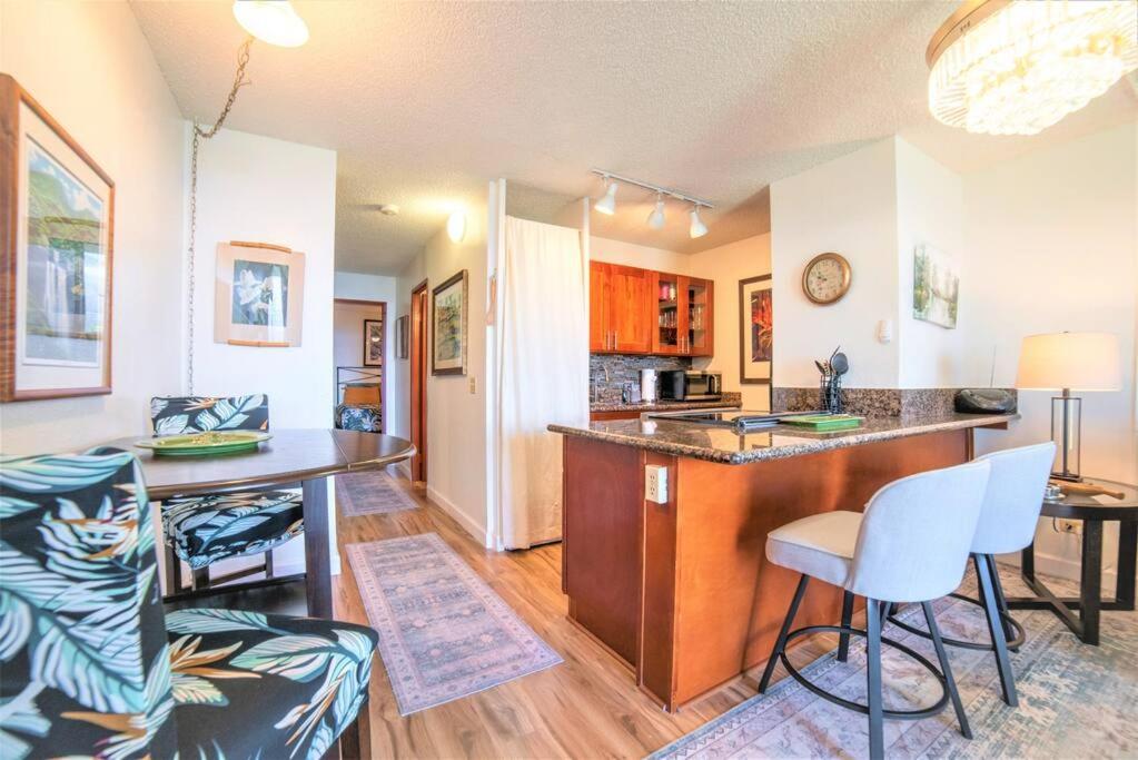 Maui Oceanfront Haven: Beachside Retreat with Turtle & Whale Watching Wailuku Exterior photo