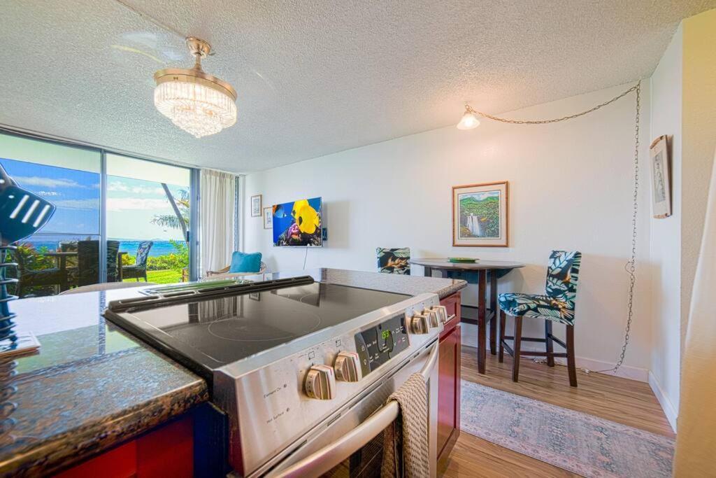 Maui Oceanfront Haven: Beachside Retreat with Turtle & Whale Watching Wailuku Exterior photo